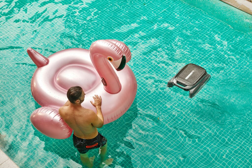 aiper pool cleaner wspu8mpne00 unsplash